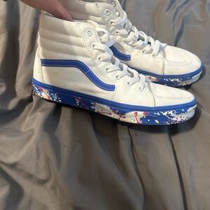 Size 6.5 juniors size 8 women’s VANS